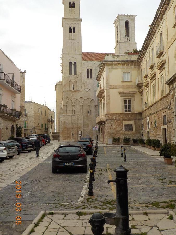 Piazza Duomo - Medieval Puglia'S House Giovinazzo Eksteriør billede
